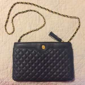 Versatile clutch or shoulder bag